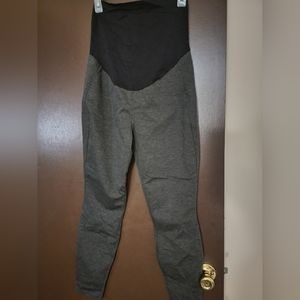 Maternity medium, gray leggings, a:glow